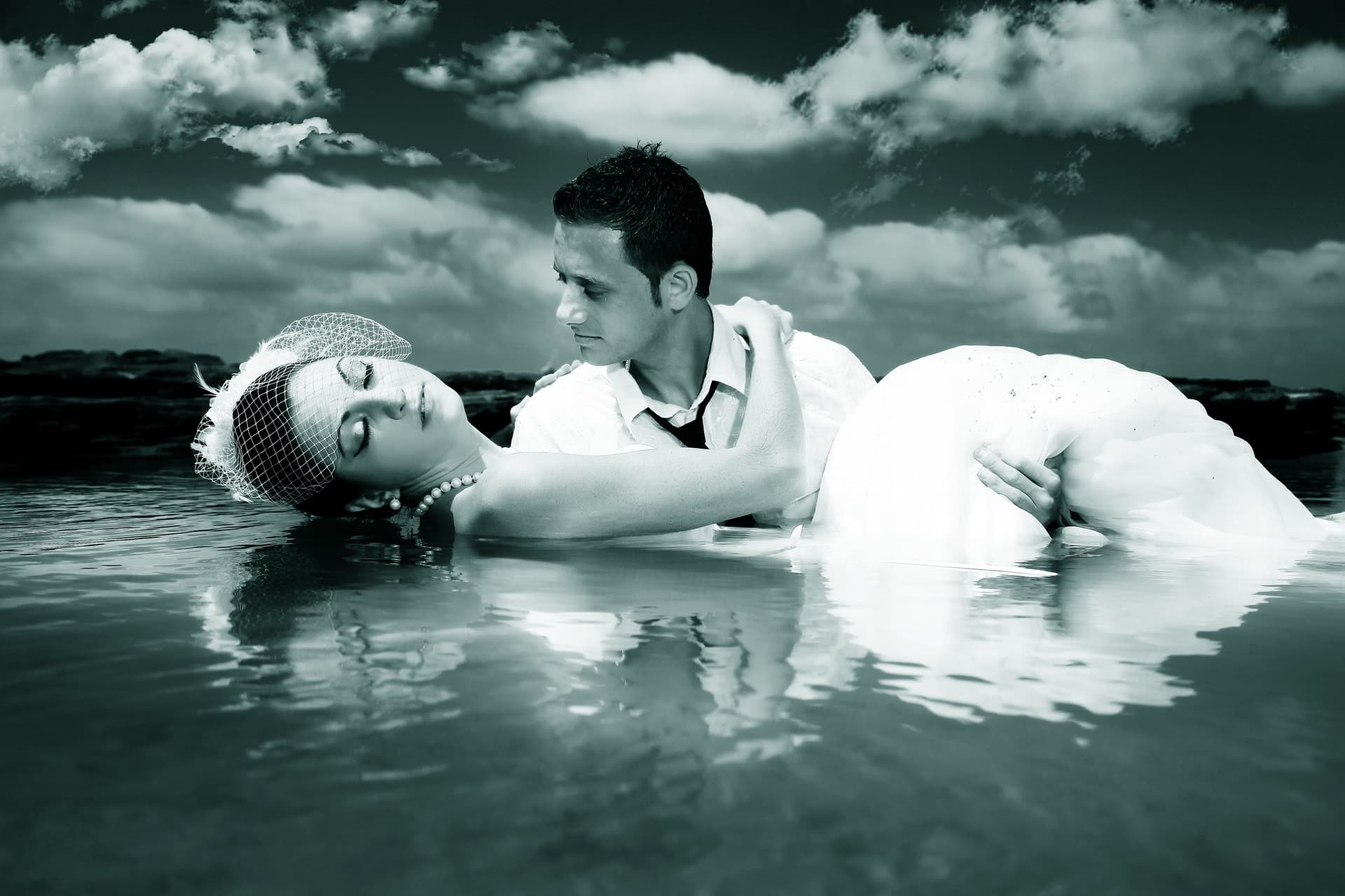 Love story photography session in the park